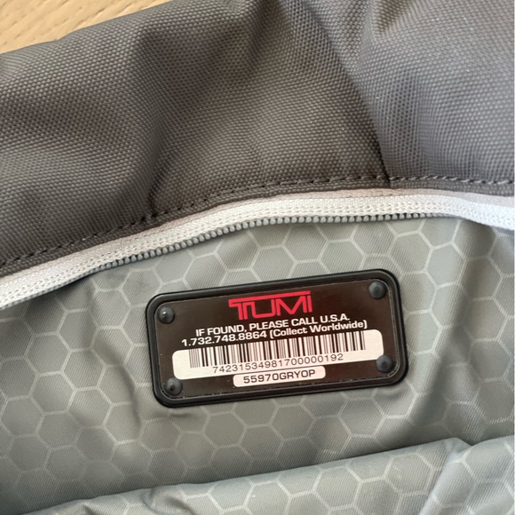 TUMI Grey / Black Nylon Messenger bag - Picture 4 of 10